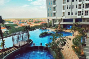 Cozy Apartment on Top of Pakuwon City Mall